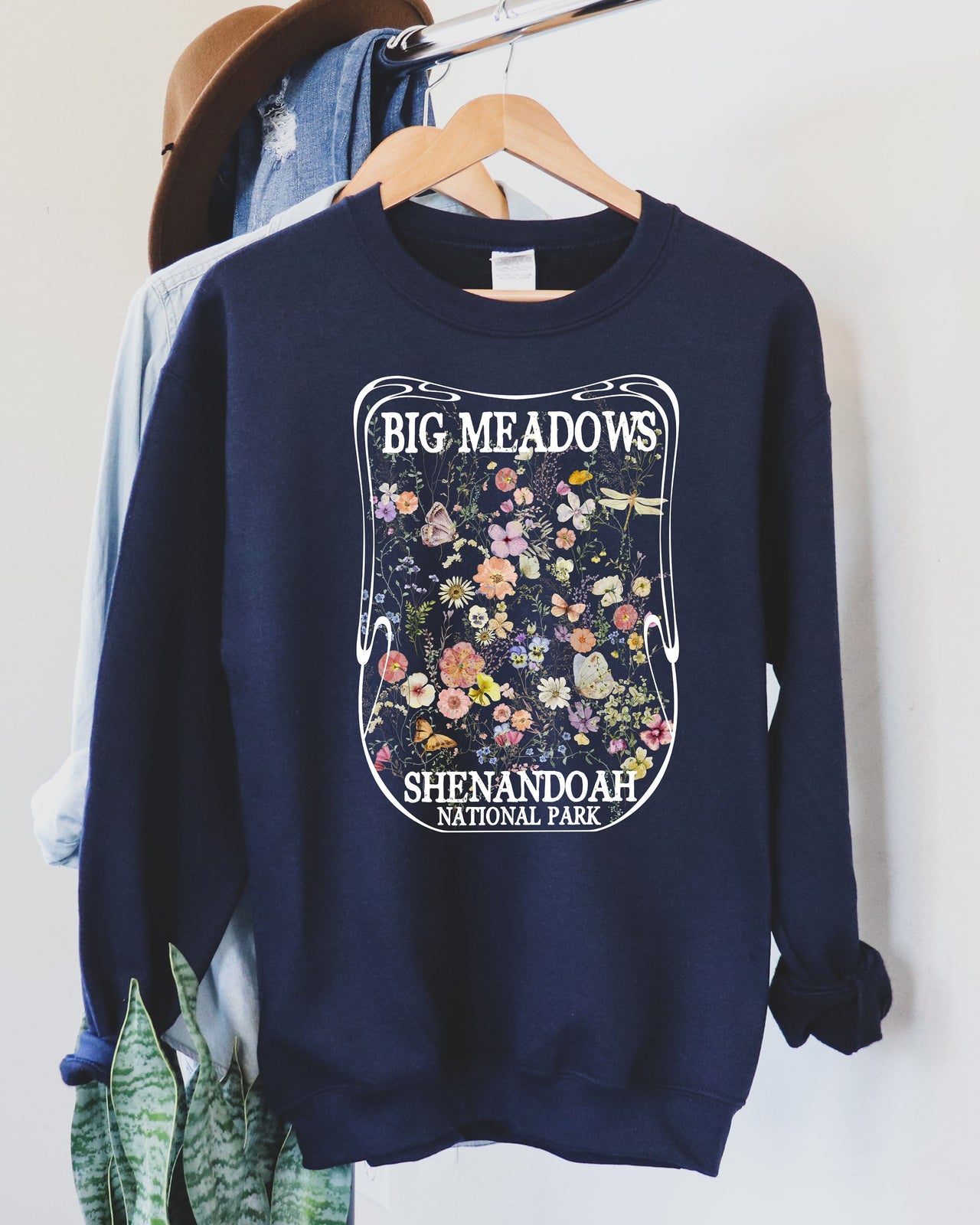 Big Meadows Shenandoah National Park Adventure Trails Map And Skyline Vista Edition Sweatshirt