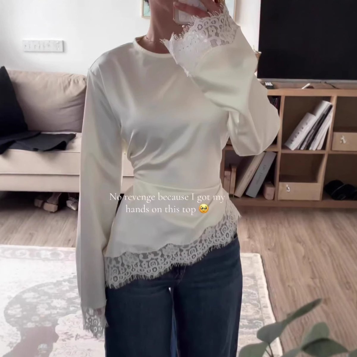 Lace Trim Asymmetric Hem Top(MS389)