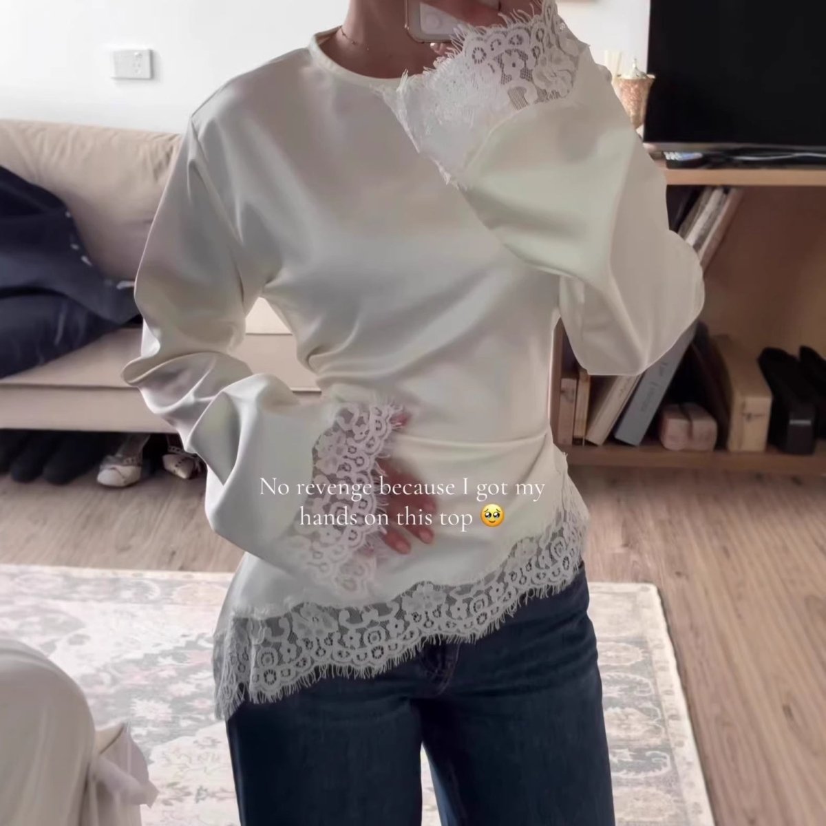 Lace Trim Asymmetric Hem Top(MS389)