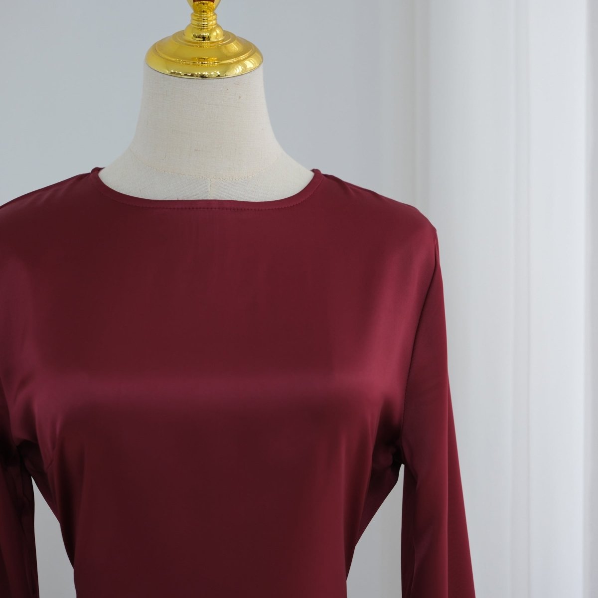Lace Trim Contrast Panel Satin Top(MS408)