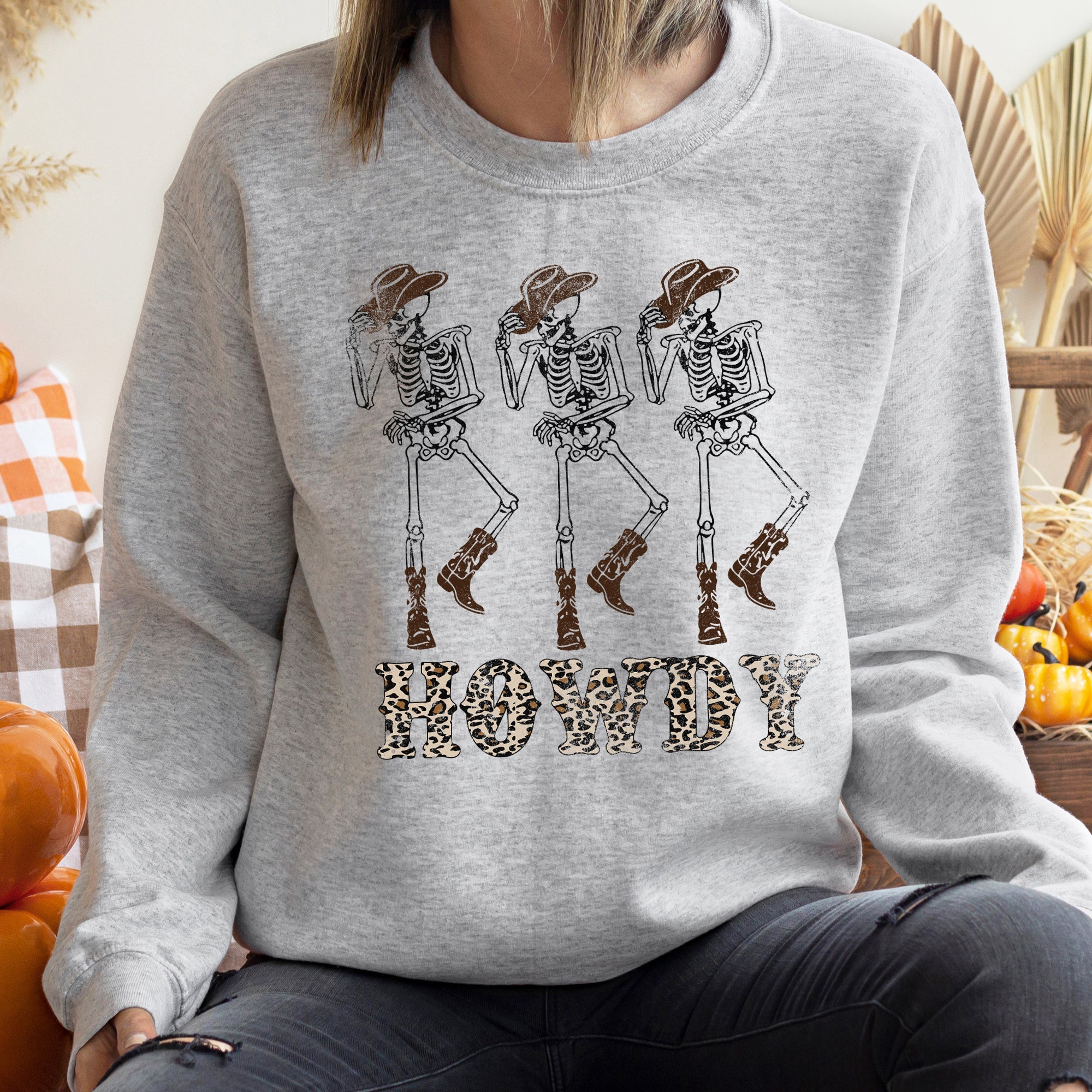 Howdy Leopard Halloween Autumn Leopard Print Graphic Night Scene For Fall Festivities Sweatshirt