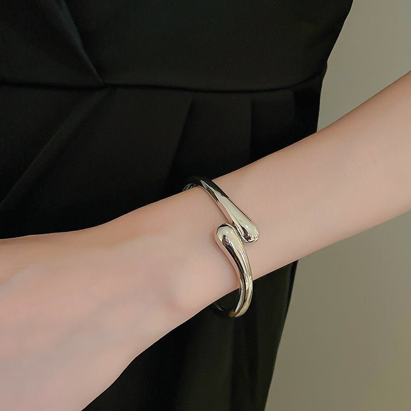 Luxury Minimalist Glossy High-grade Shiny Bracelets -   Simple Temperament Cold-Tone Bangles (MAC242)