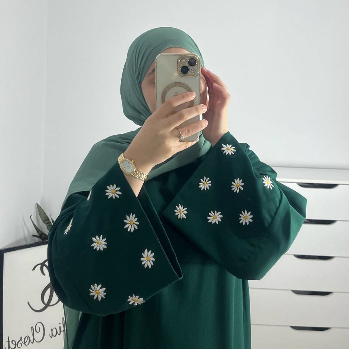 Daisy-Embroidered Abaya (MA089)