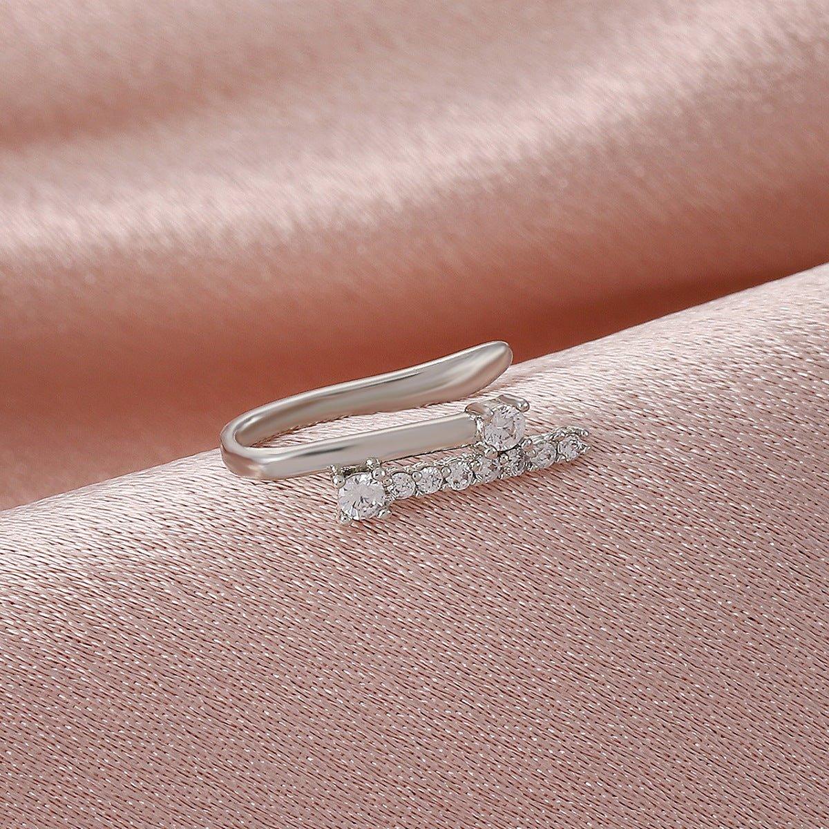 MAC134  Non-Puncture T-Shape Micropaved Zirconia Nose Ring
