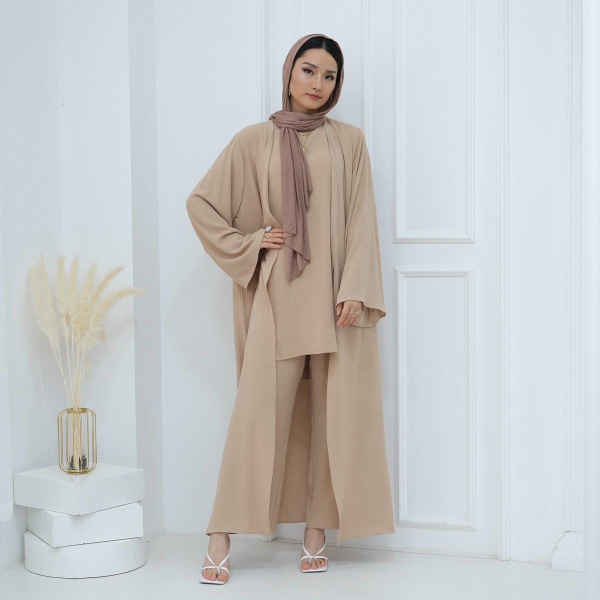 Sleeveless Top and Pants 3-Piece Set Abaya (MOA076)