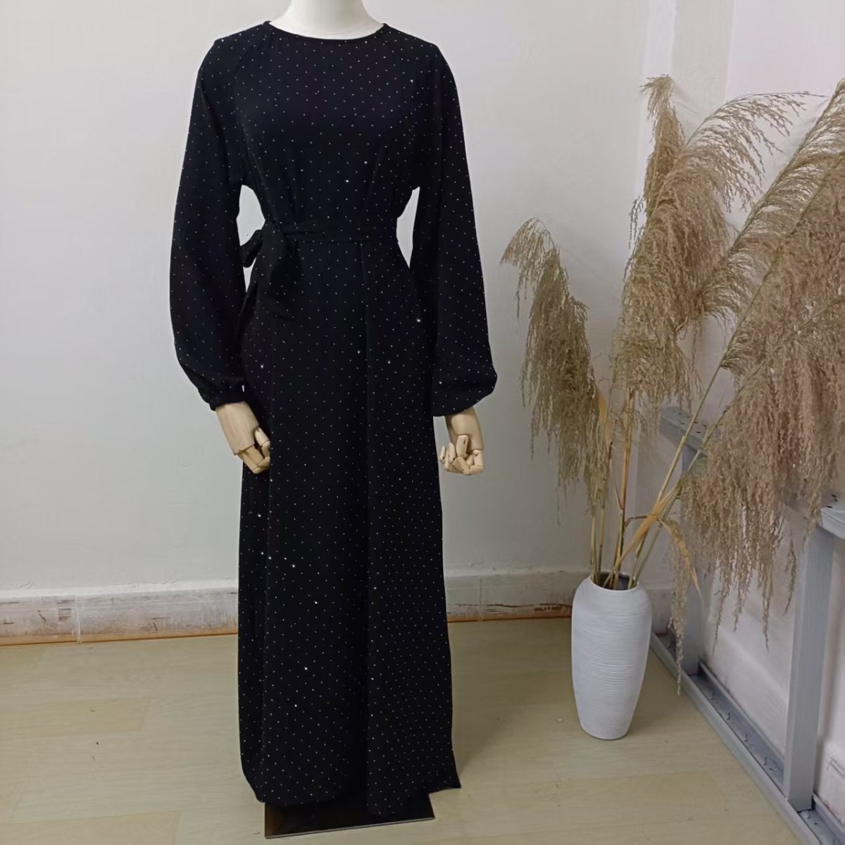 Modest Diamond Dot with Adjustable Belt Muslim Women Abaya(MA158)