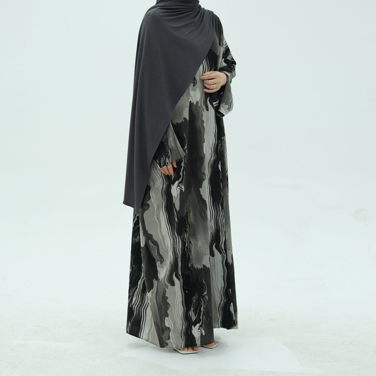 Modest Islamic Fashion Artistic Floral Geometric Designs Elegant Printed Cardigan Abaya (MOA154)