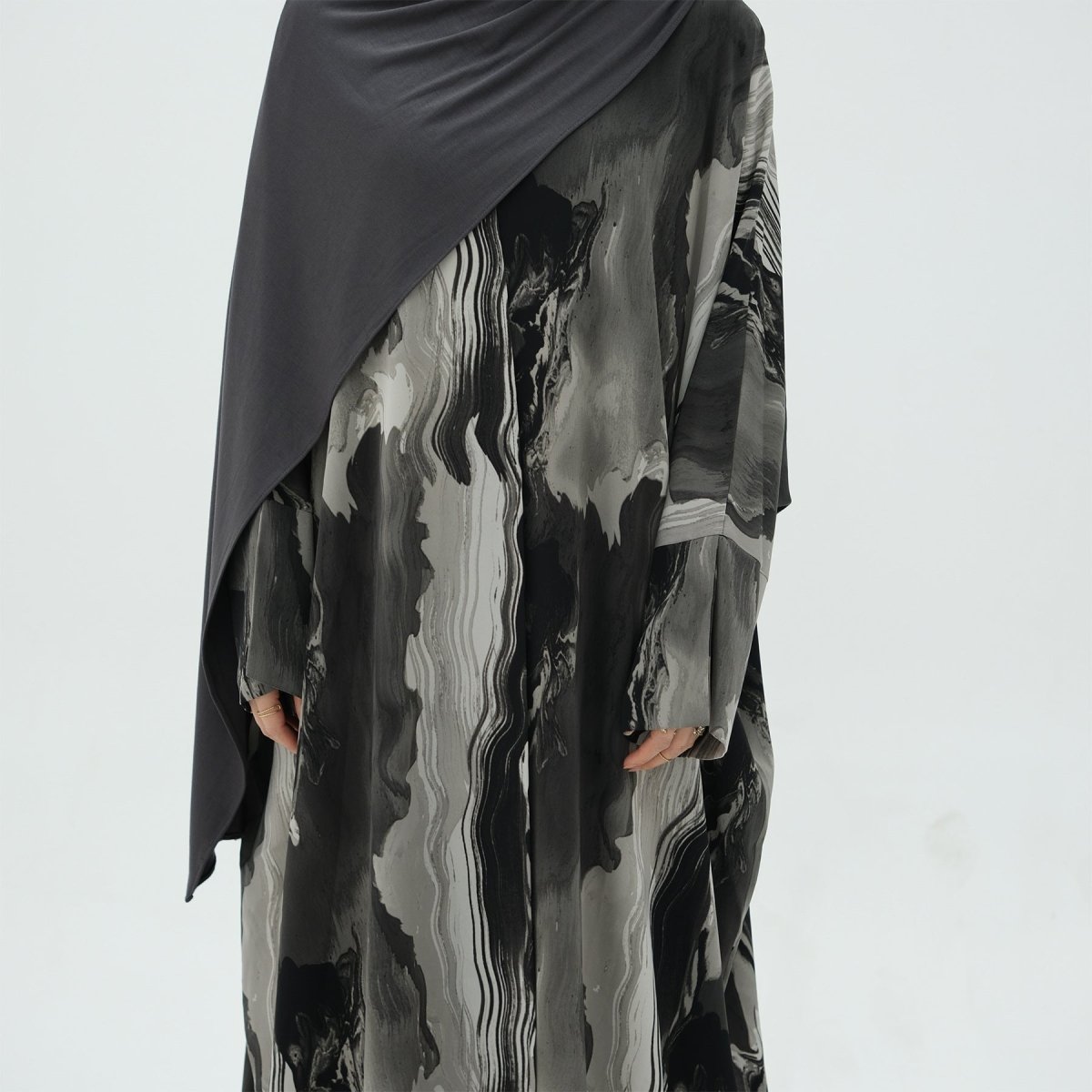 Modest Islamic Fashion Artistic Floral Geometric Designs Elegant Printed Cardigan Abaya (MOA154)