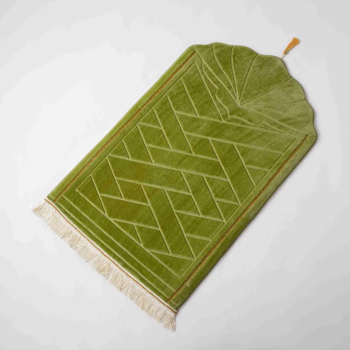 MR053 Thickened Embossed Flannel Prayer Mat