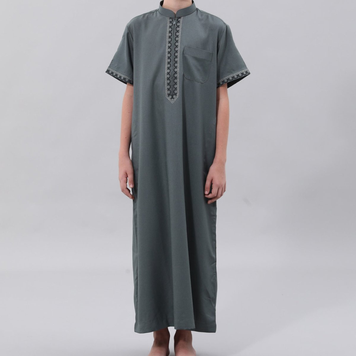 Muslim Boys Embroidered Thobe with Pockets (MKB013)