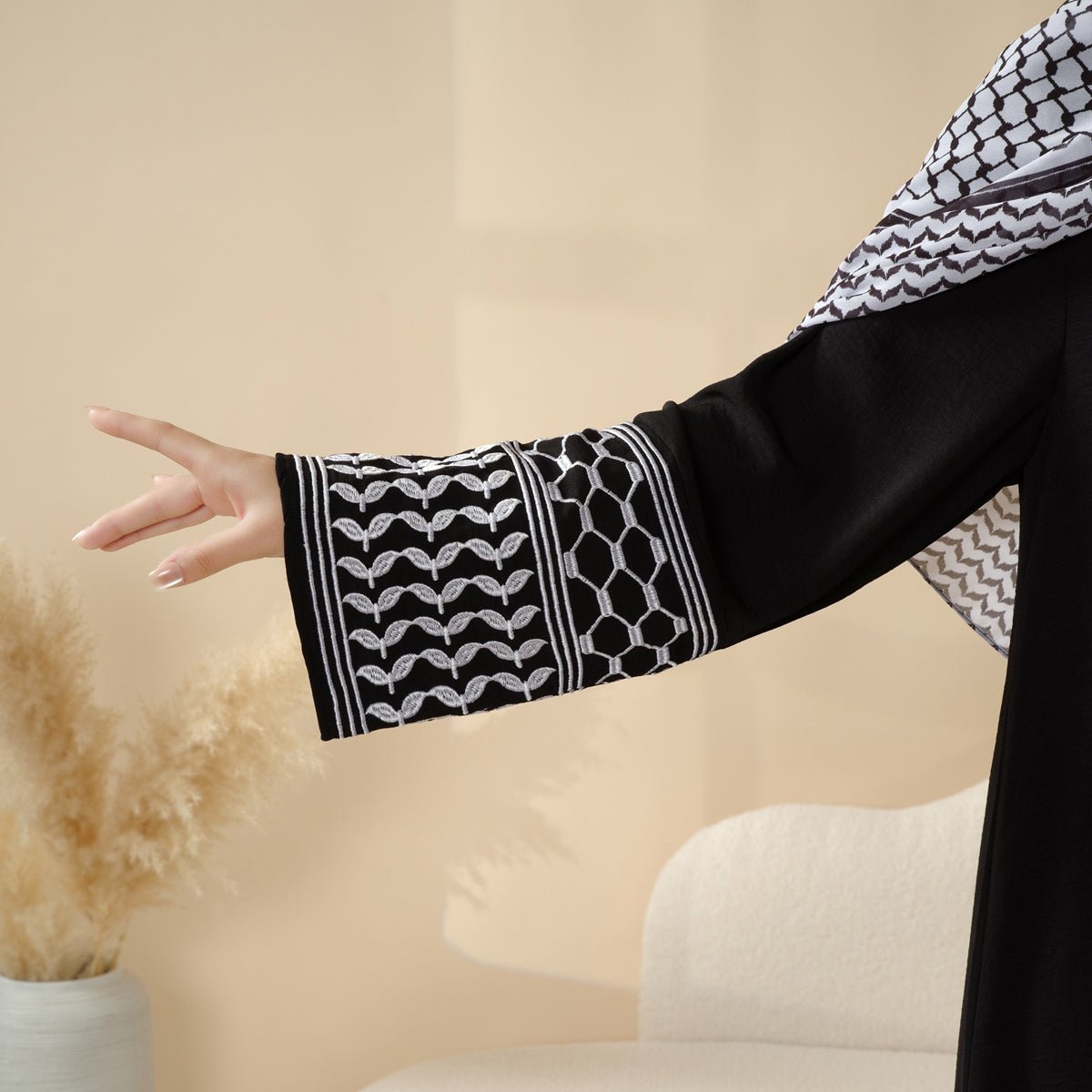 Palestinian Keffiyeh-Inspired Abaya with Matching Crossbody Bag Keffiyeh Abaya (MA131)