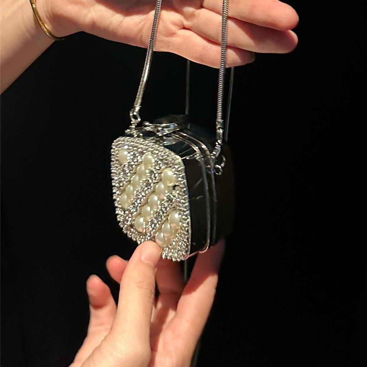 ‌Palm-Sized Diamond Mini Clutch Silver Glamour Gala Bag (MAC281)