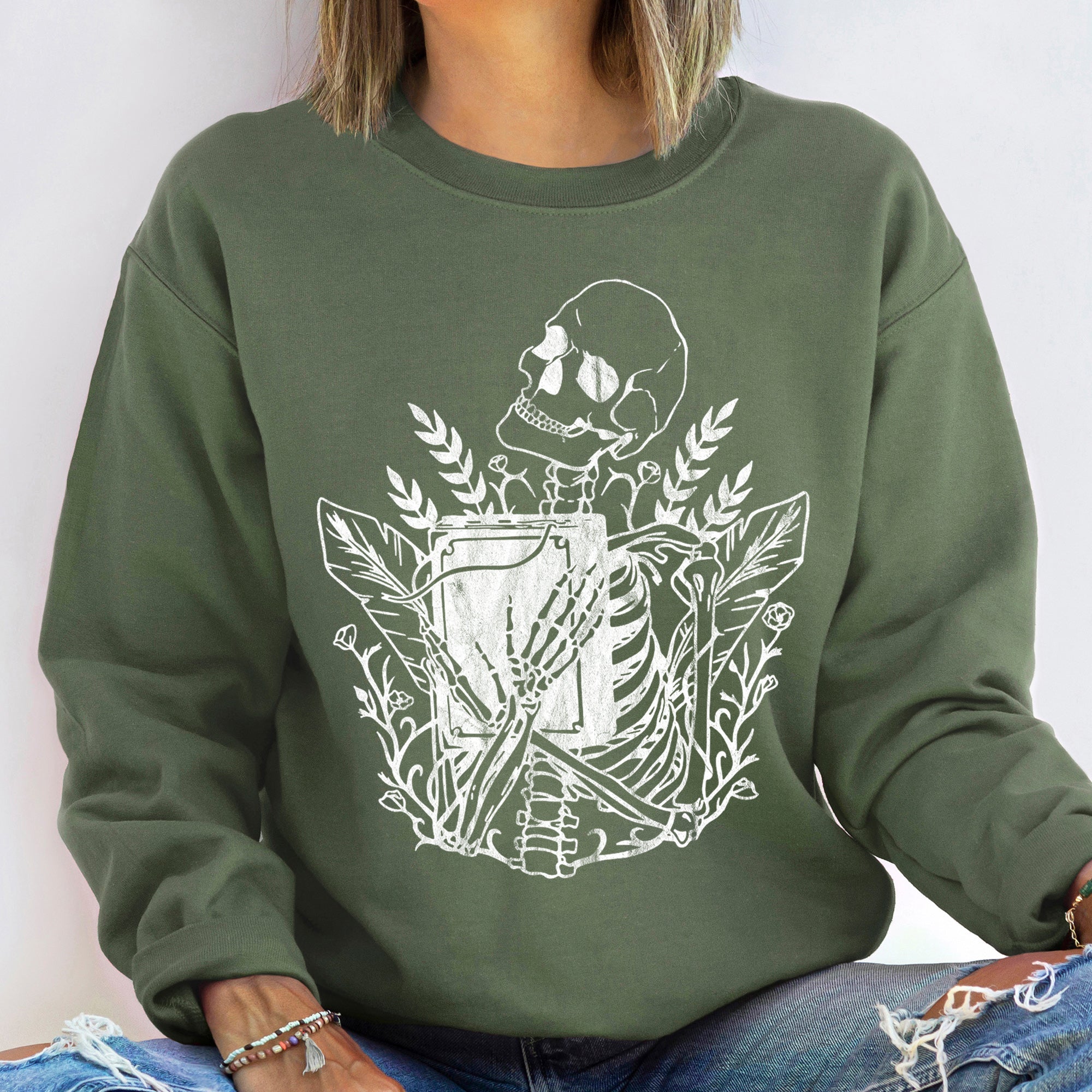 Reading Skeleton Halloween Library Lover Spooky Book Nerd Edition Cozy Comfort Sweatshirt