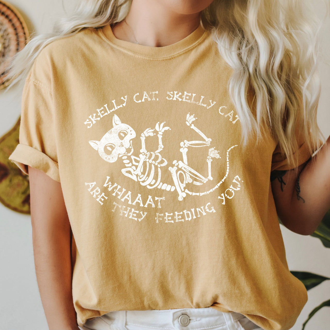 Skelly Cat Retro Halloween Comfort Colors Tee