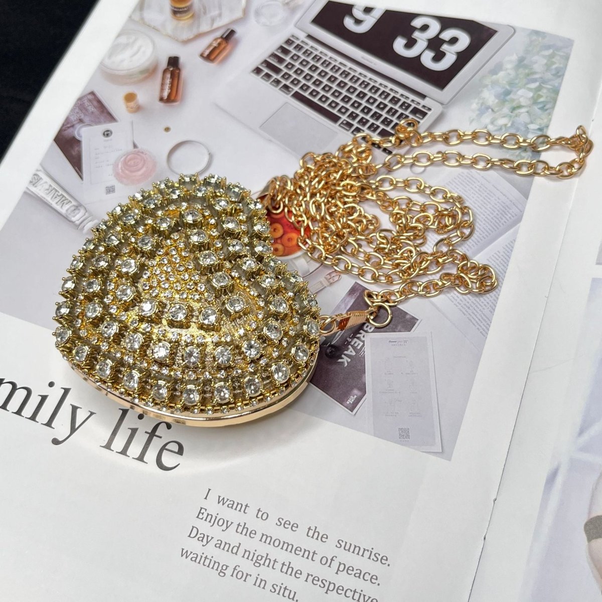 Sparkling Heart-Shaped Crossbody Bag Everyday Glam Diamond-Studded Mini Purse (MAC279)