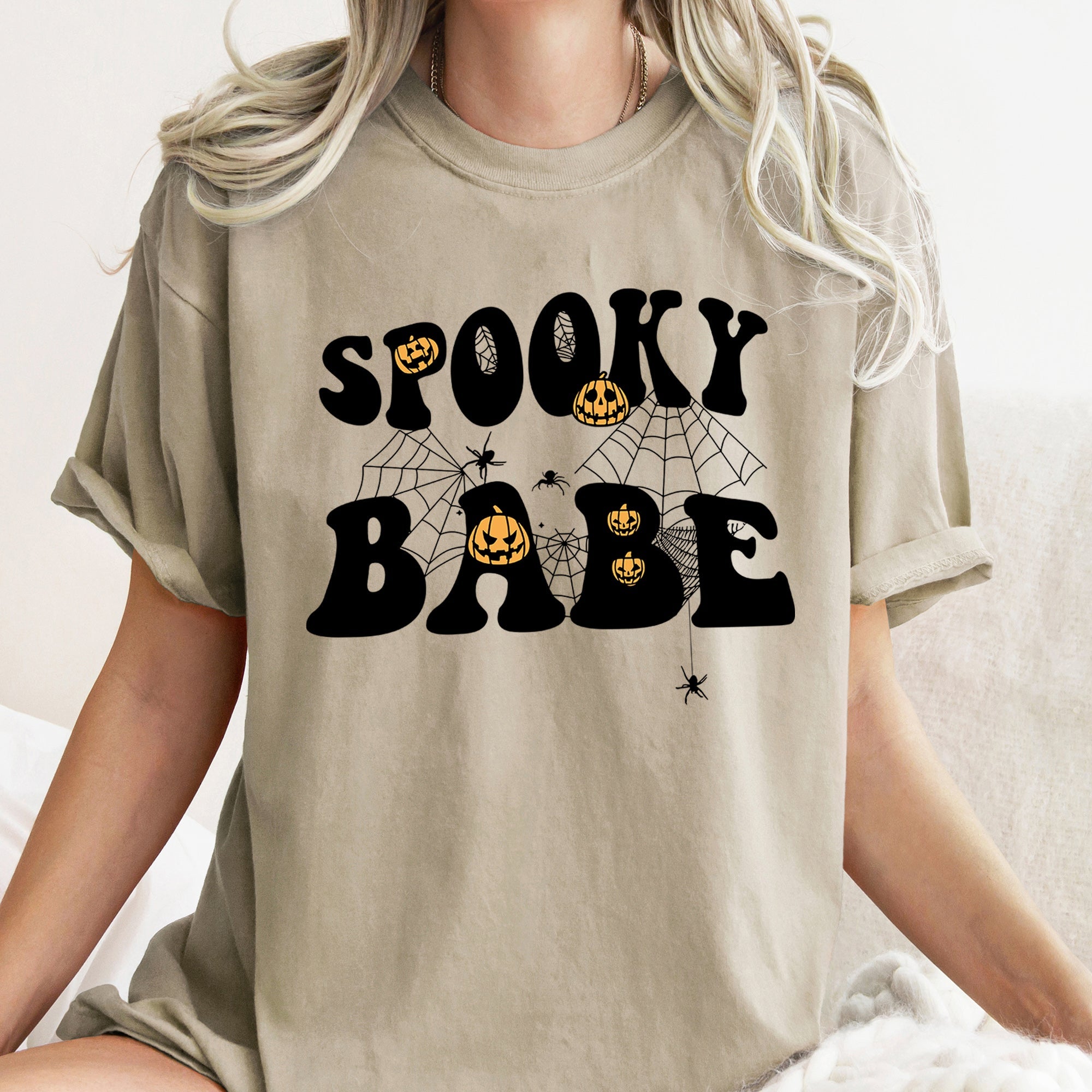 Spooky Babe Retro Halloween Retro Graphics Collection Deluxe Edition Comfort Colors Tee