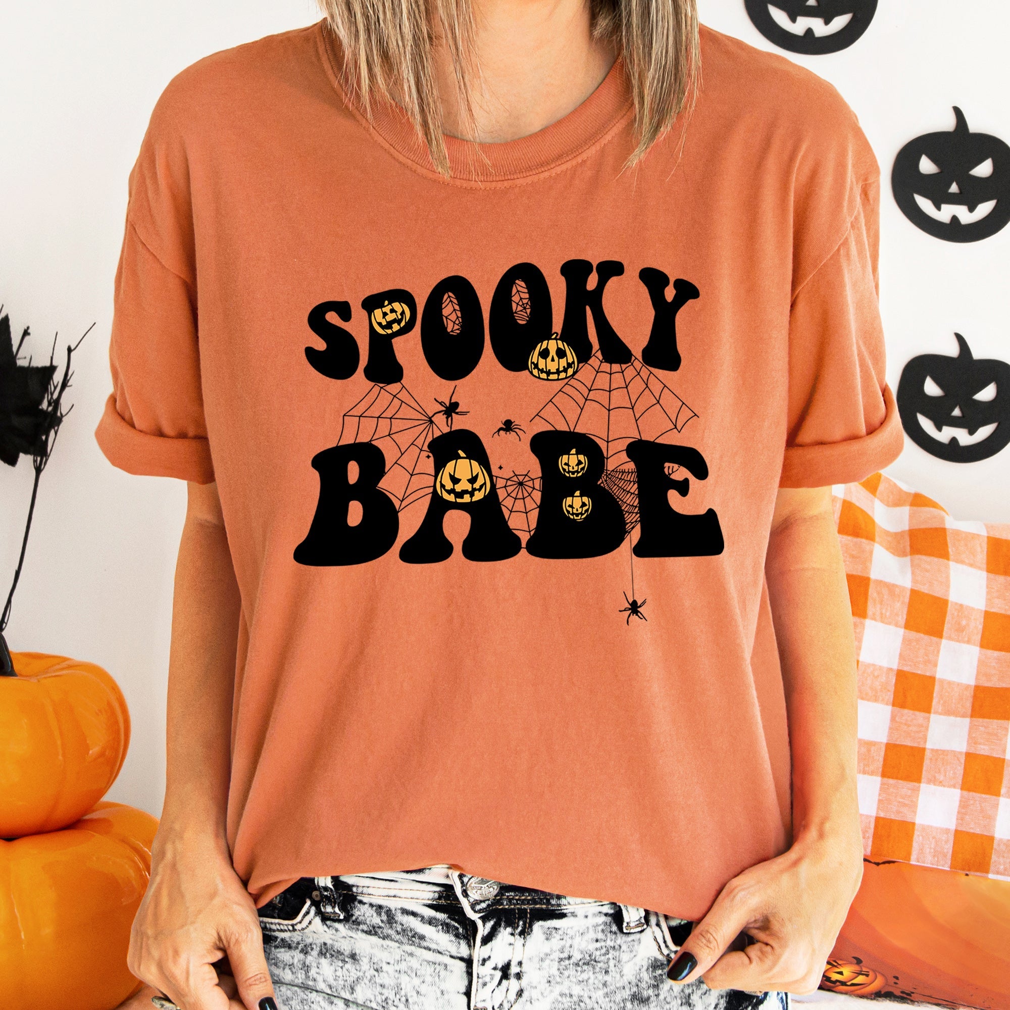 Spooky Babe Retro Halloween Retro Graphics Collection Deluxe Edition Comfort Colors Tee