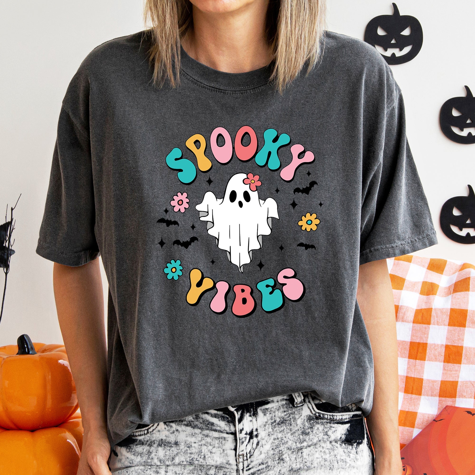 Spooky Vibes Ghost Retro Halloween Night Spirit Edition Deluxe Comfort Colors Tee