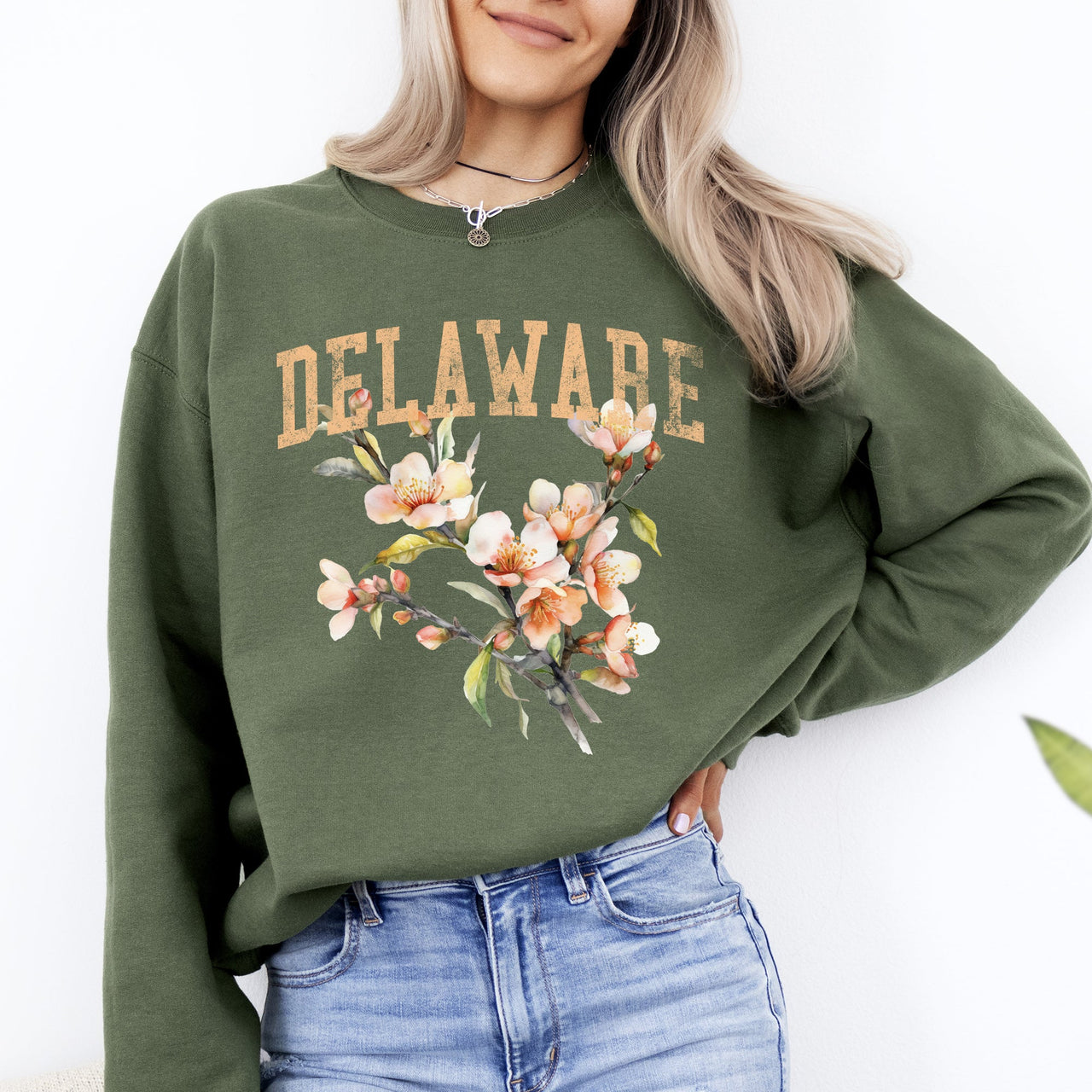 Delaware State Flower Elegant Folklore Emblem Graphic Cozy Soft Fleece Sweatshirt