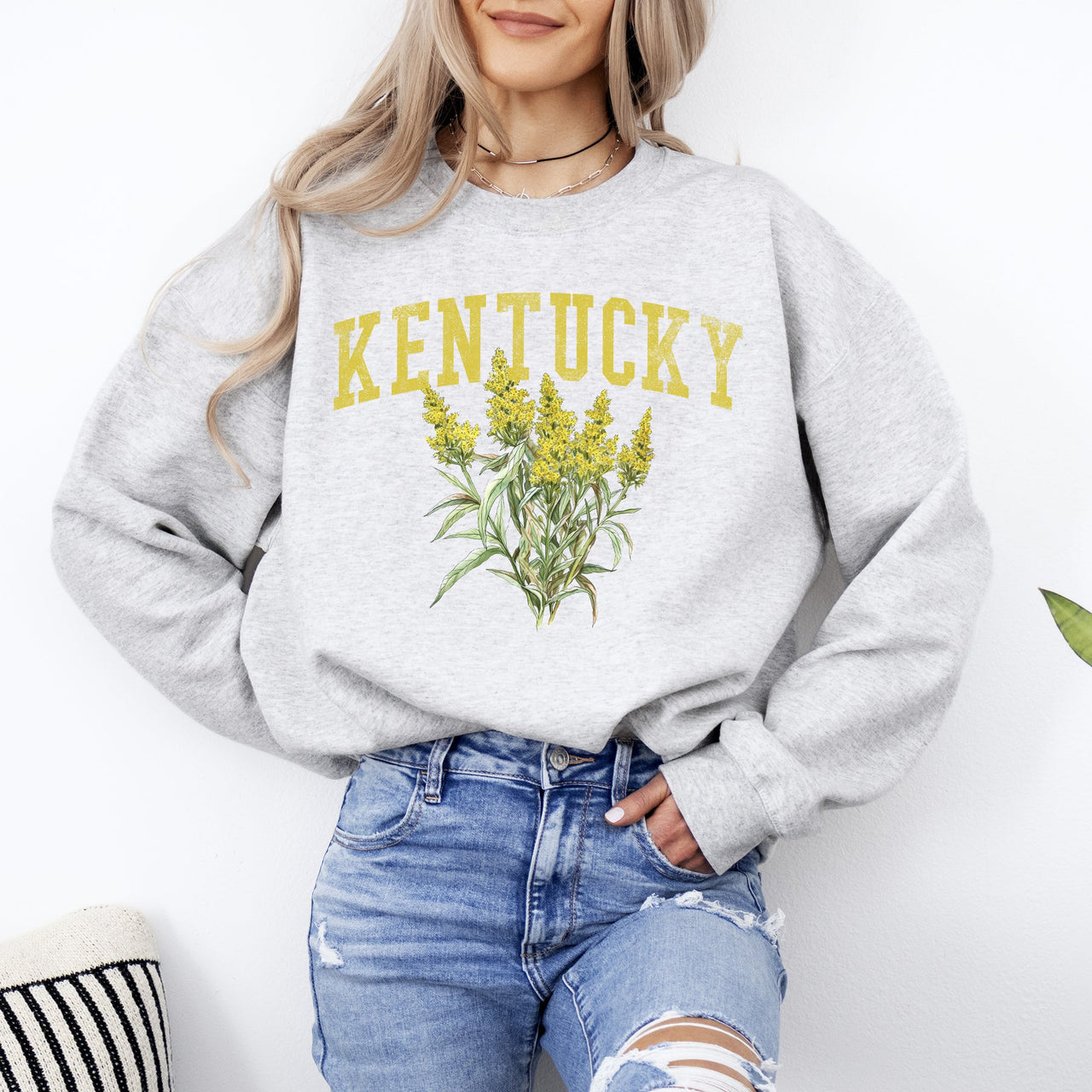 Kentucky State Flower Emblem Illustration Featuring Bold State Pride Script and Vintage Heraldic Crest Sweatshirt