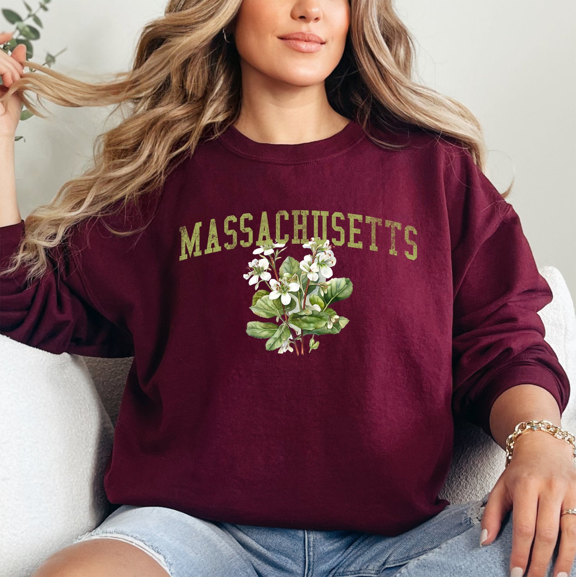 Massachusetts State Flower Emblem Celebrating Bay State Heritage Artwork Sweatshirt