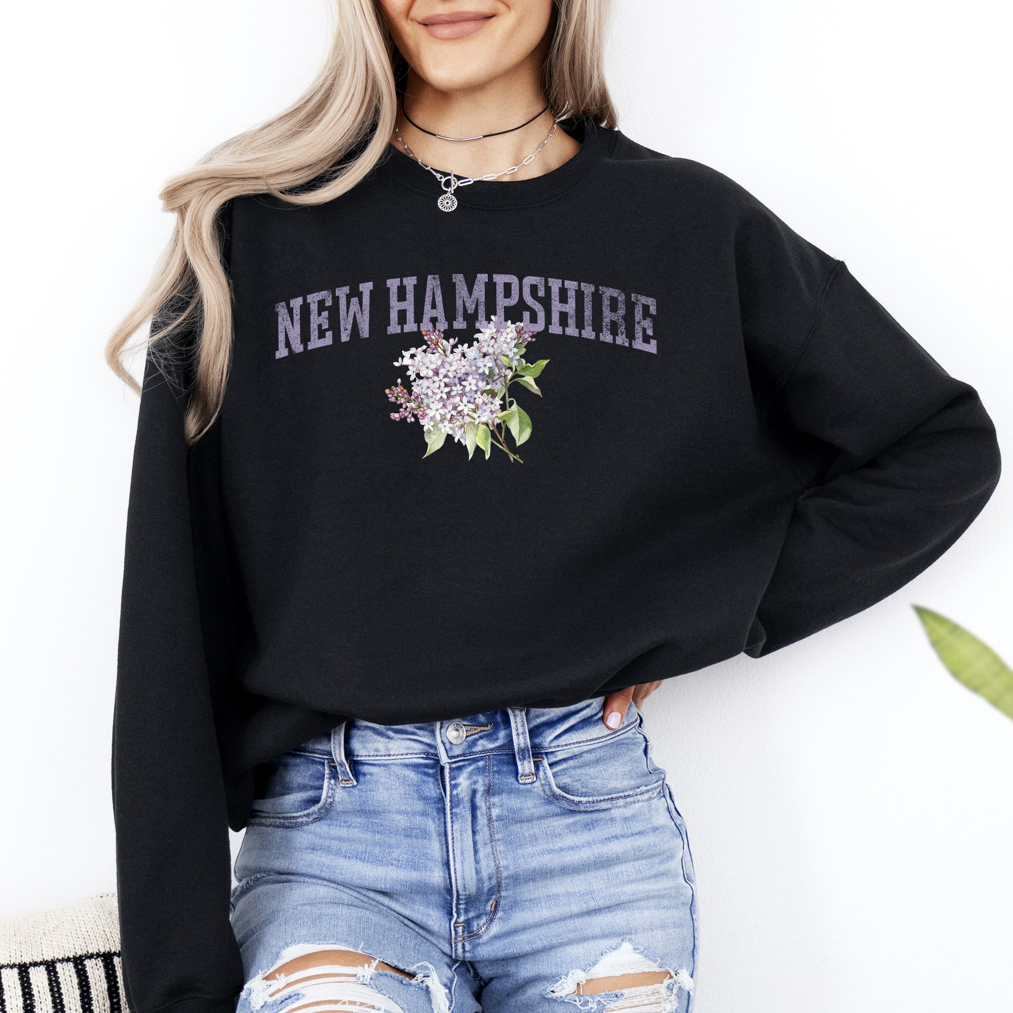 New Hampshire State Flower Purple Lilac Emblem Graphic NH Pride Design For State Lovers Sweatshirt