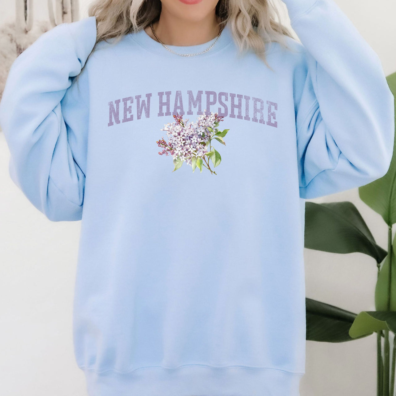 New Hampshire State Flower Purple Lilac Emblem Graphic NH Pride Design For State Lovers Sweatshirt