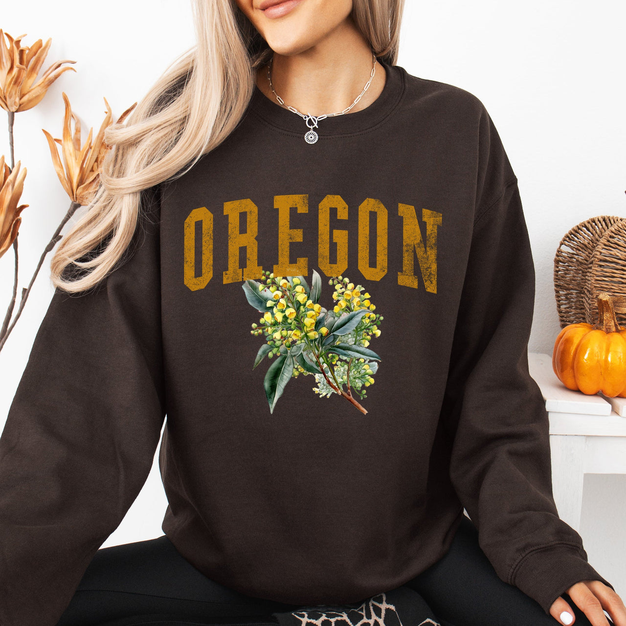 Oregon State Flower Botanical Emblem Illustration For Nature Lovers Premium Sweatshirt