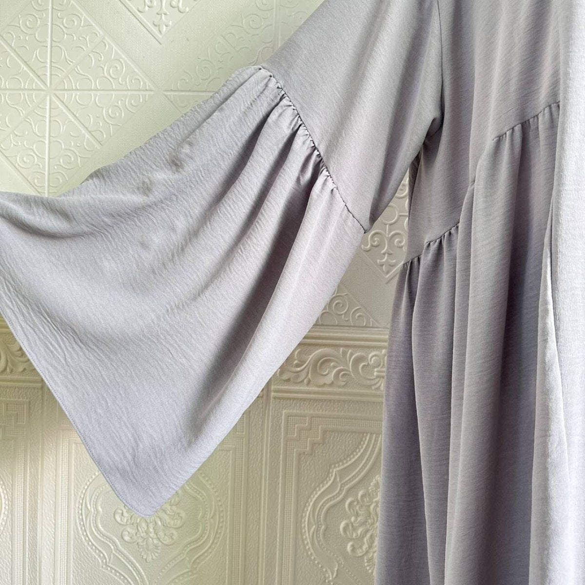 Tiered Bell Sleeve Open Abaya (MOA298)