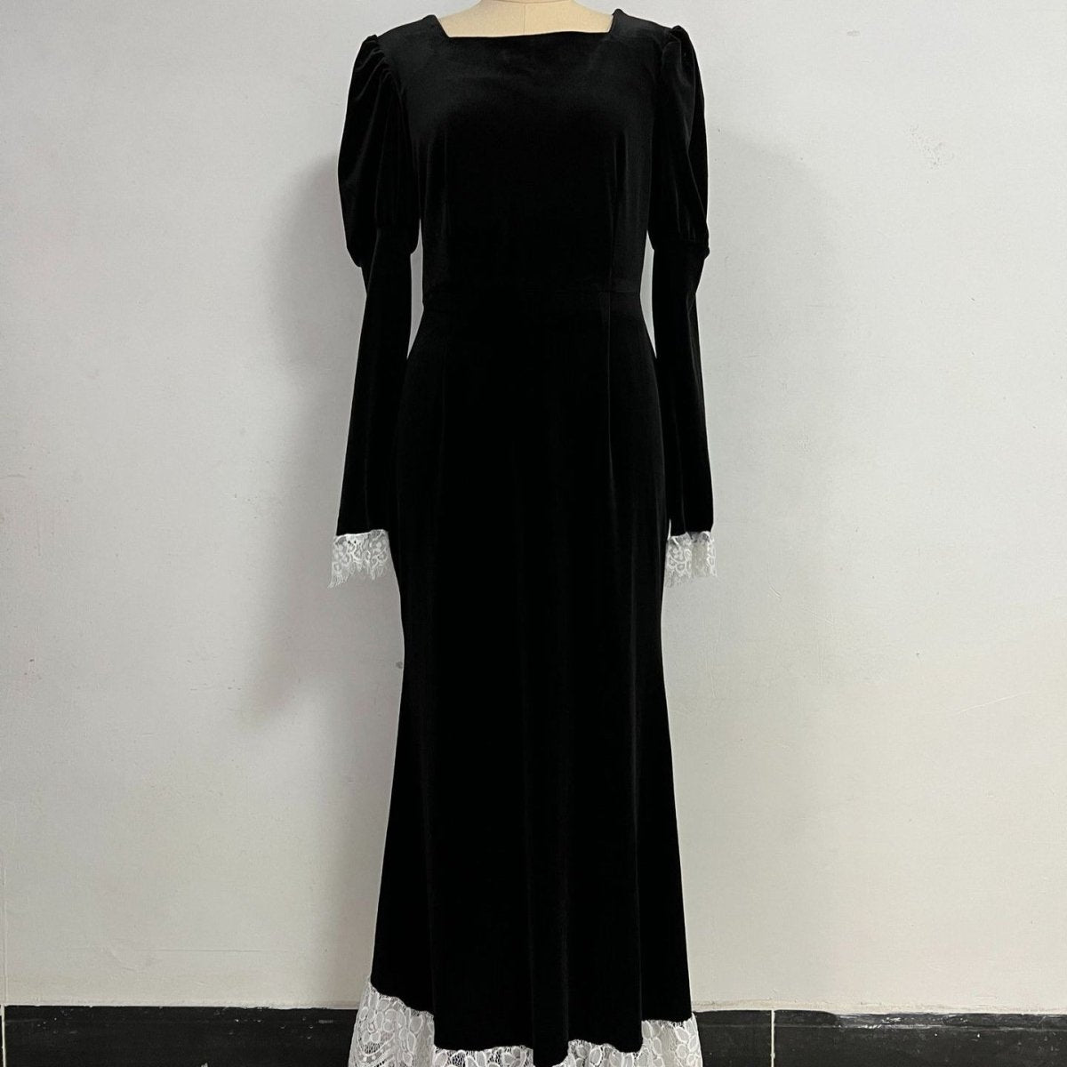 Velvet Gown with Lace Trim(MS238)