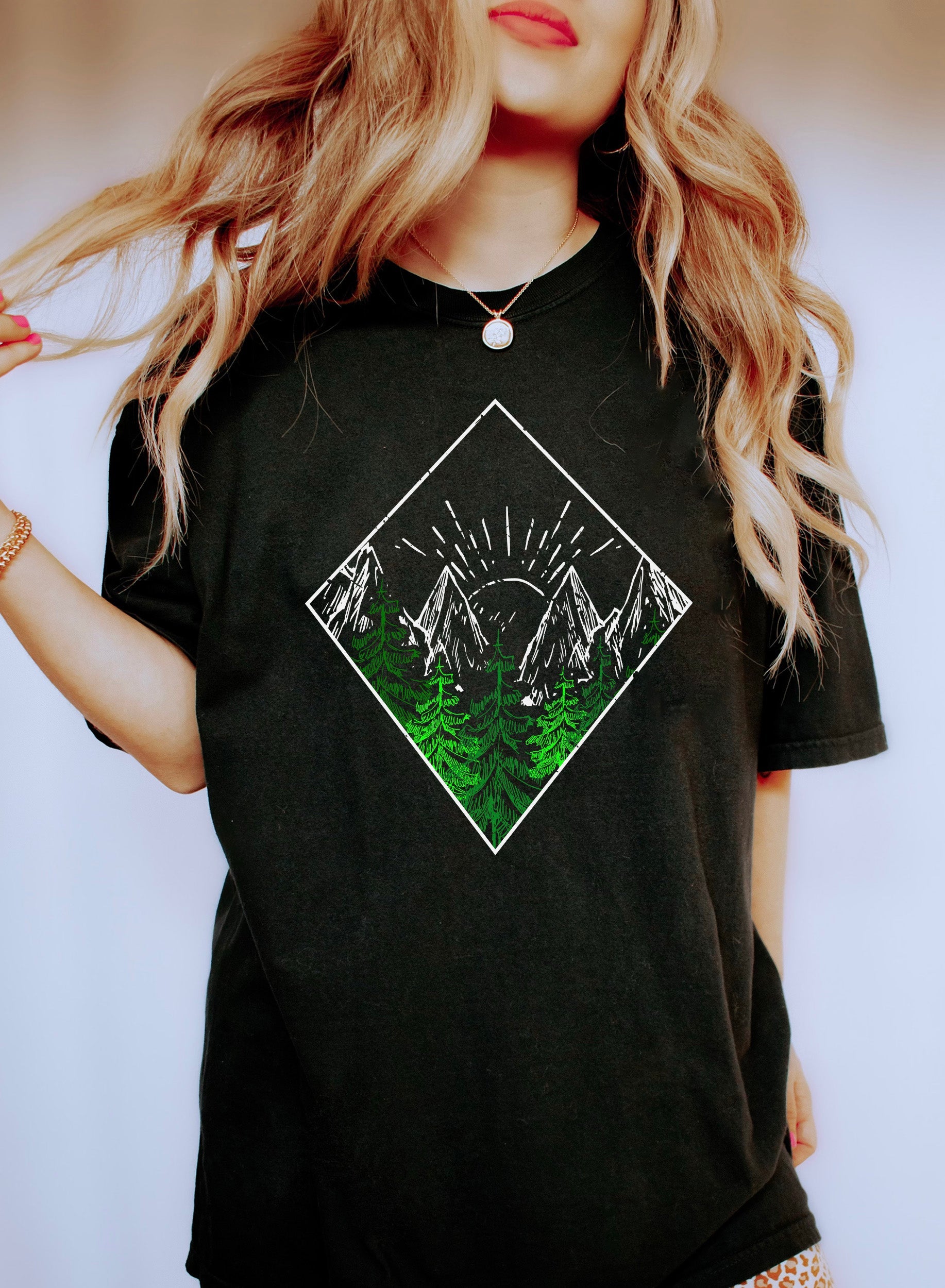 Pine Trees and Mountain View Nature Landscape Scene For Outdoor Lovers Comfort Colors Tee