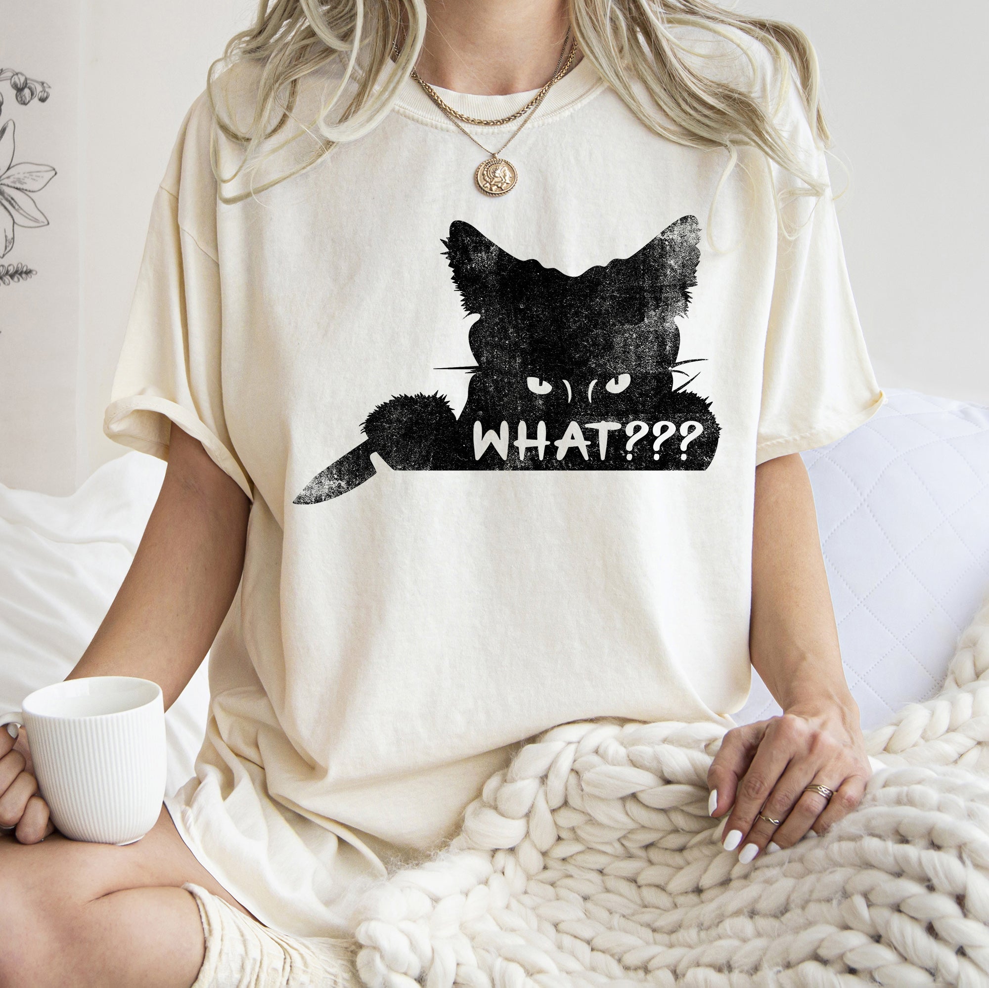 What? Cat And Knife Retro Halloween Icon Design For Night Owls Comfort Colors Tee