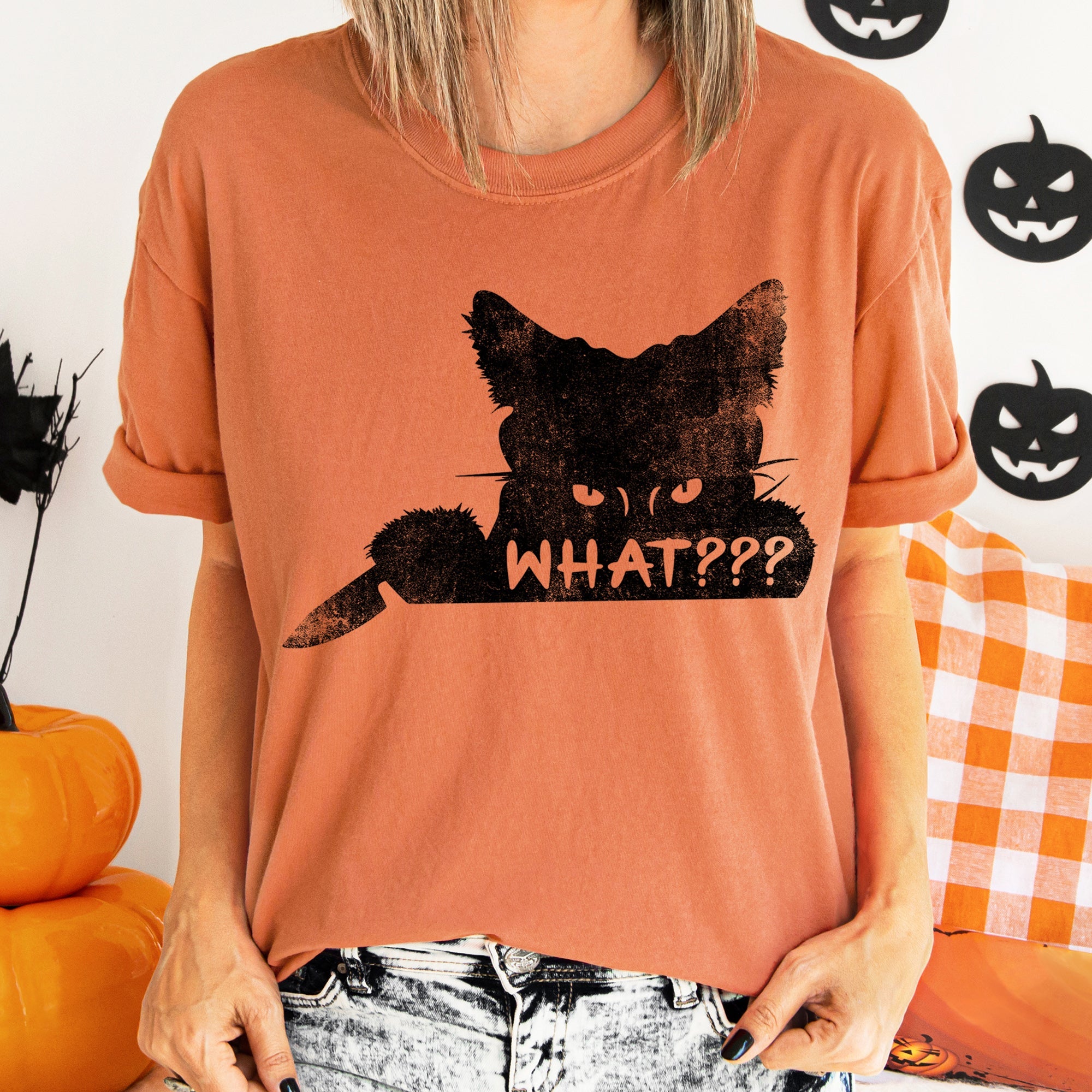 What? Cat And Knife Retro Halloween Icon Design For Night Owls Comfort Colors Tee