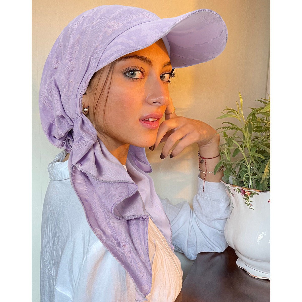 Women's Multi-Color Fashion Baseball Cap – Frayed Edge Boho Beanie with Feather Detail（MH113）