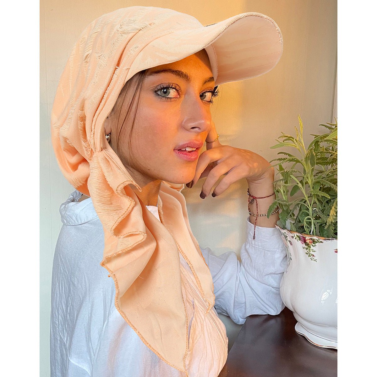 Women's Multi-Color Fashion Baseball Cap – Frayed Edge Boho Beanie with Feather Detail（MH113）